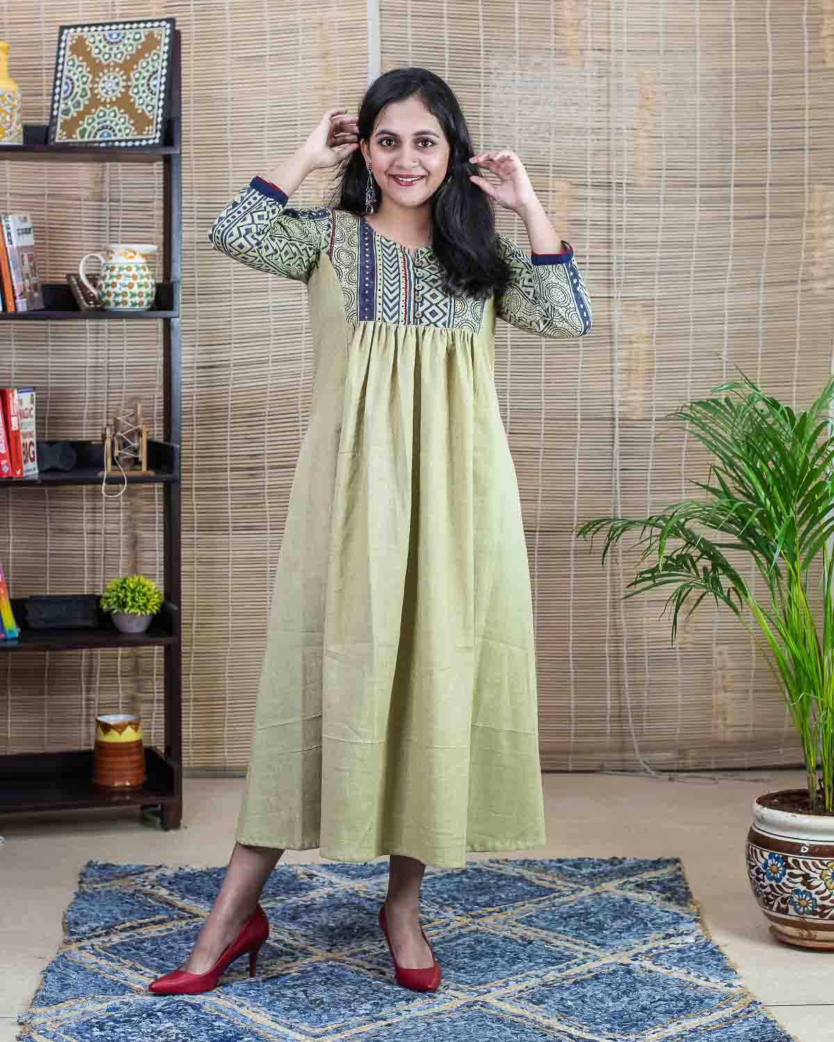 Signature Slub with borders Dress/kurta