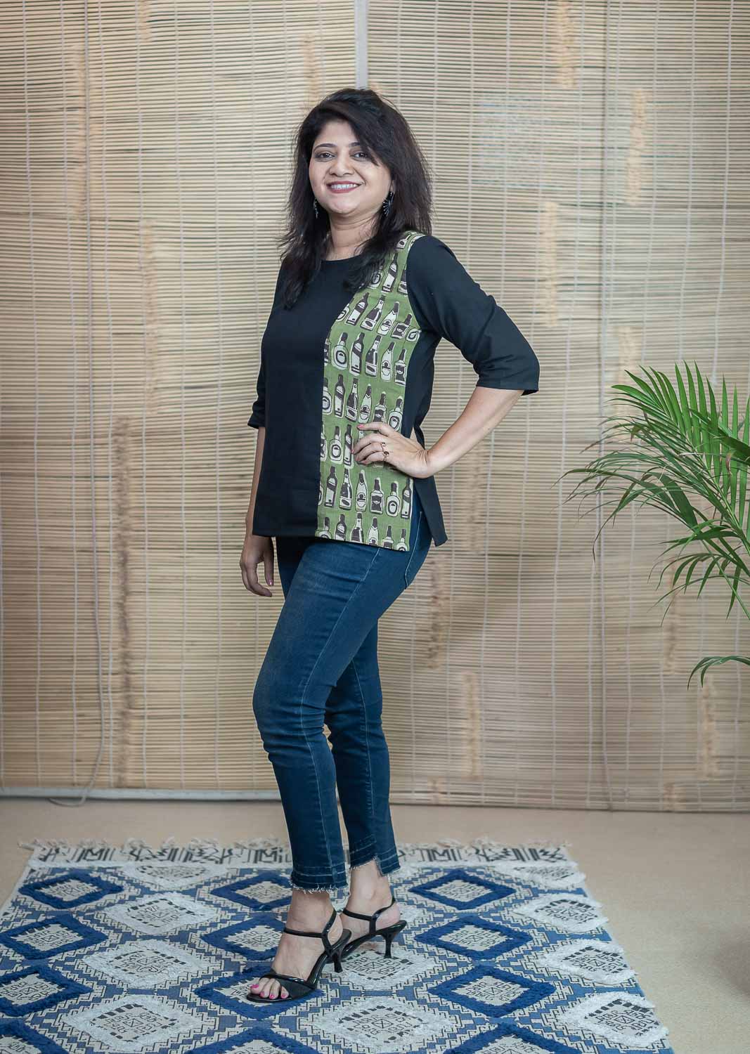 Green Bottles print - short kurta with sleeves