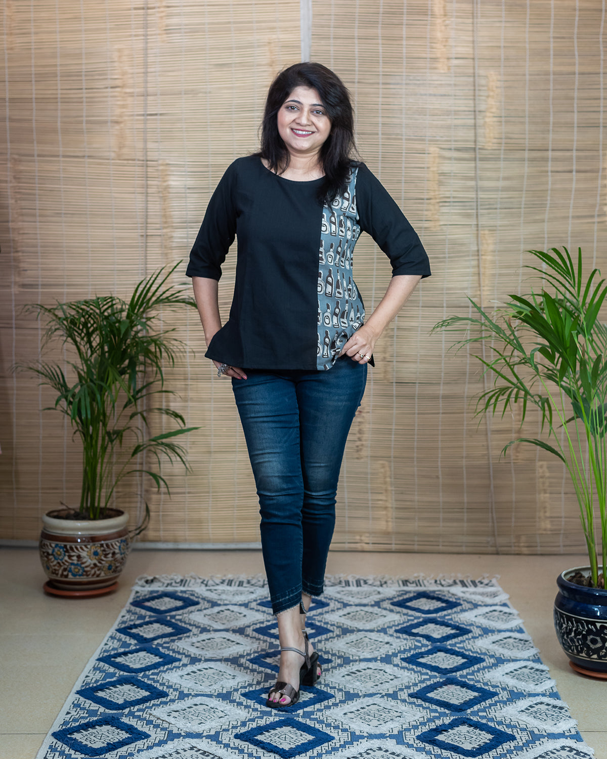 Gray Bottles print short kurta with sleeves