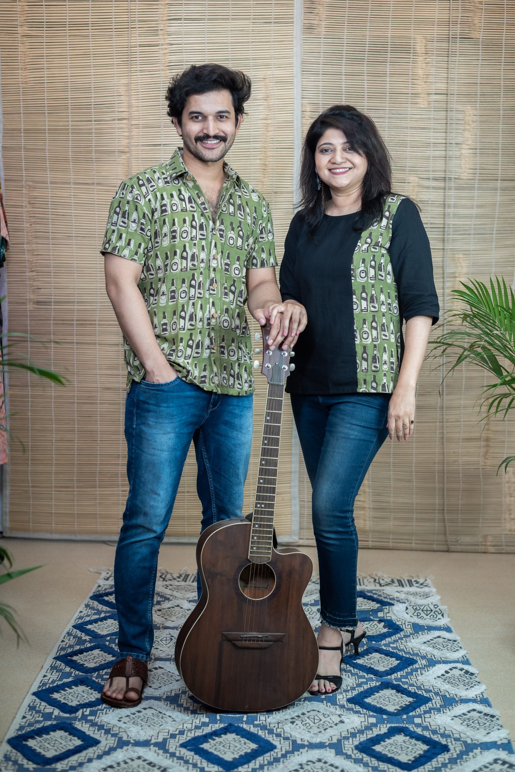 Green Bottles print - short kurta with sleeves